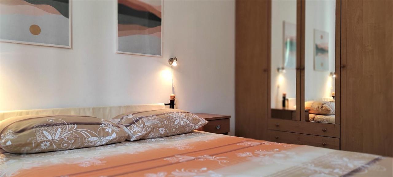 Apartments Ljilja Sea View Slatine Luaran gambar