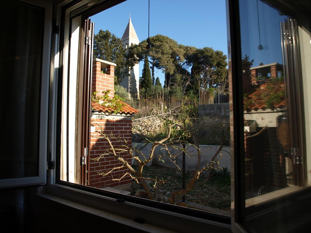 Apartments Ljilja Sea View Slatine Luaran gambar